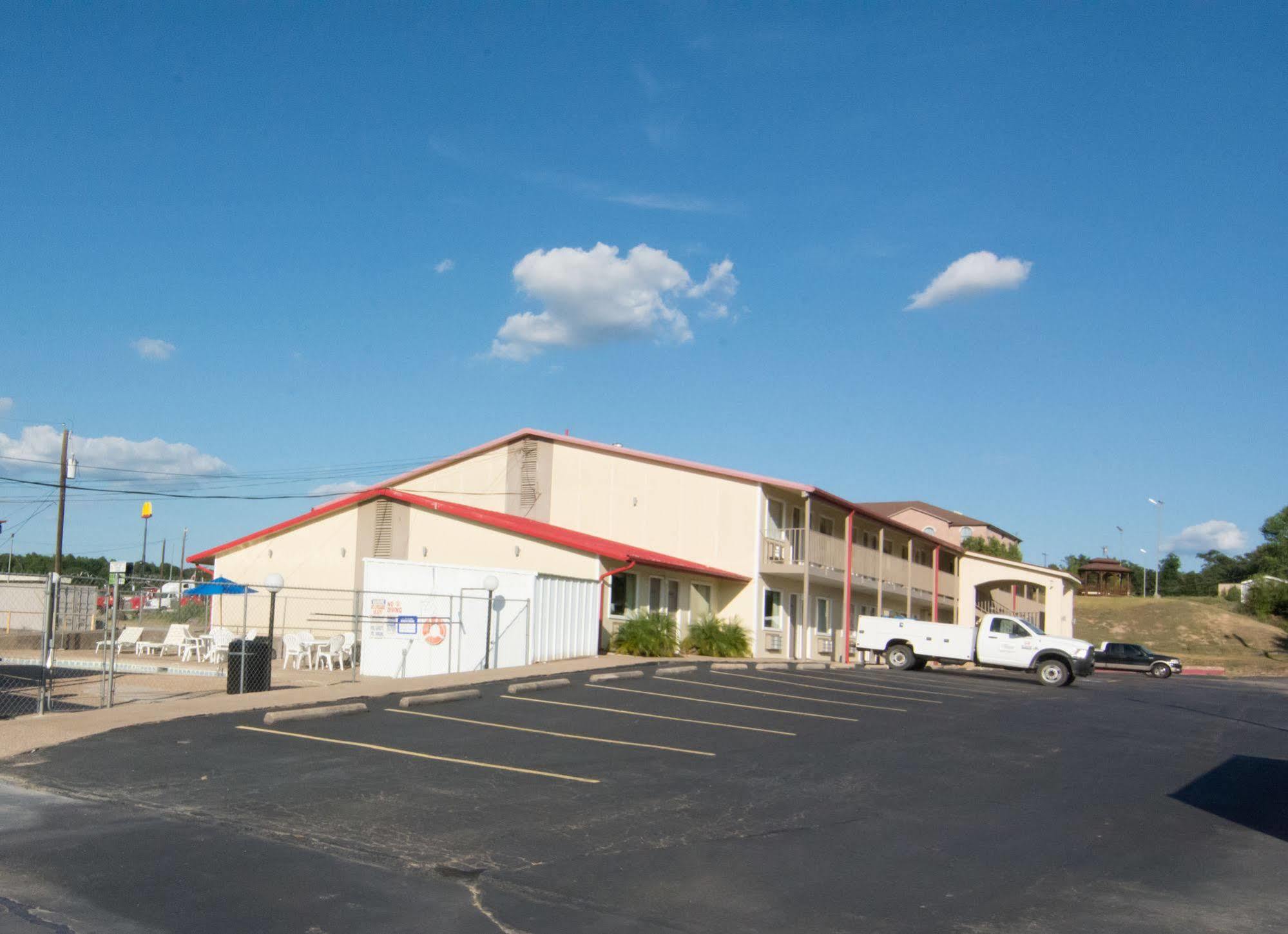 Red Roof Inn Buffalo, Tx Esterno foto