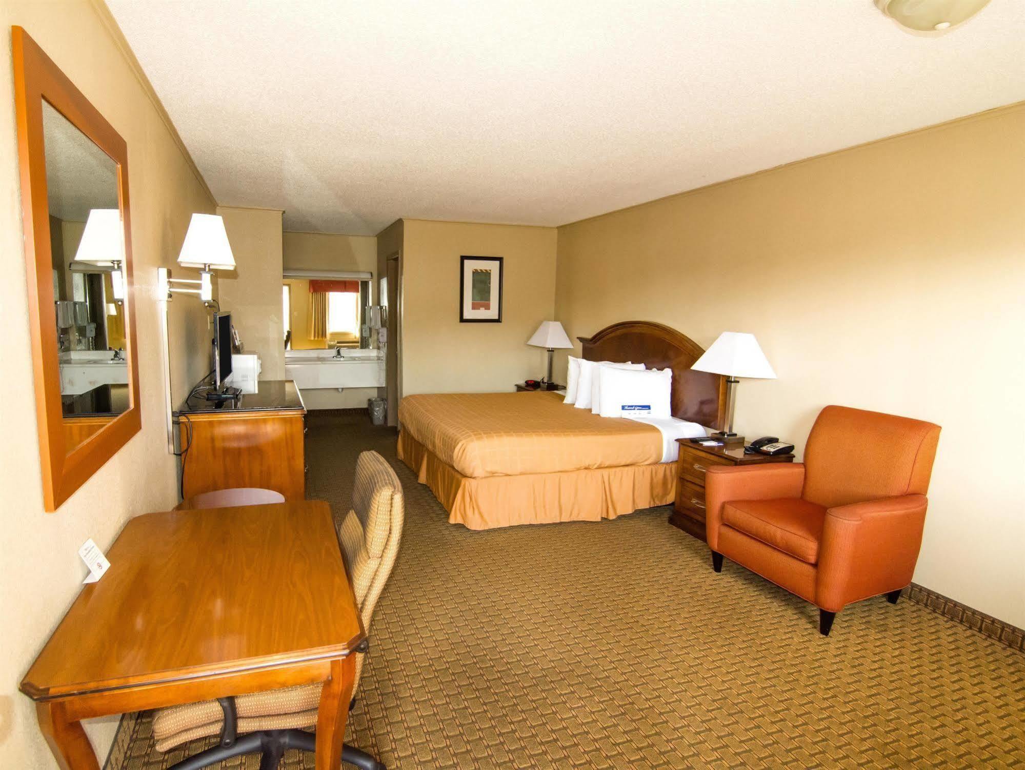Red Roof Inn Buffalo, Tx Esterno foto