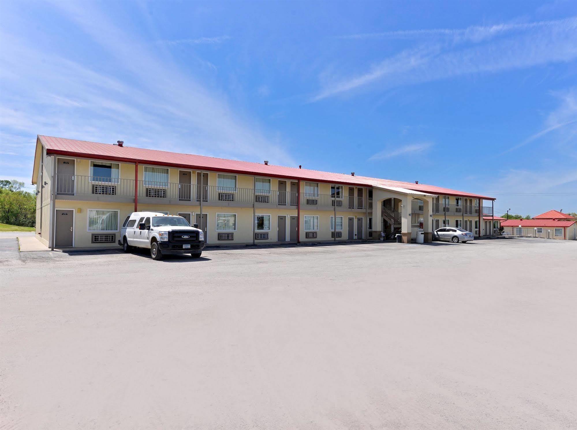 Red Roof Inn Buffalo, Tx Esterno foto